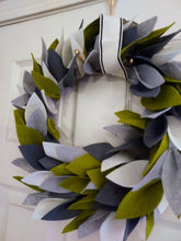 Load image into Gallery viewer, Christmas Wreath