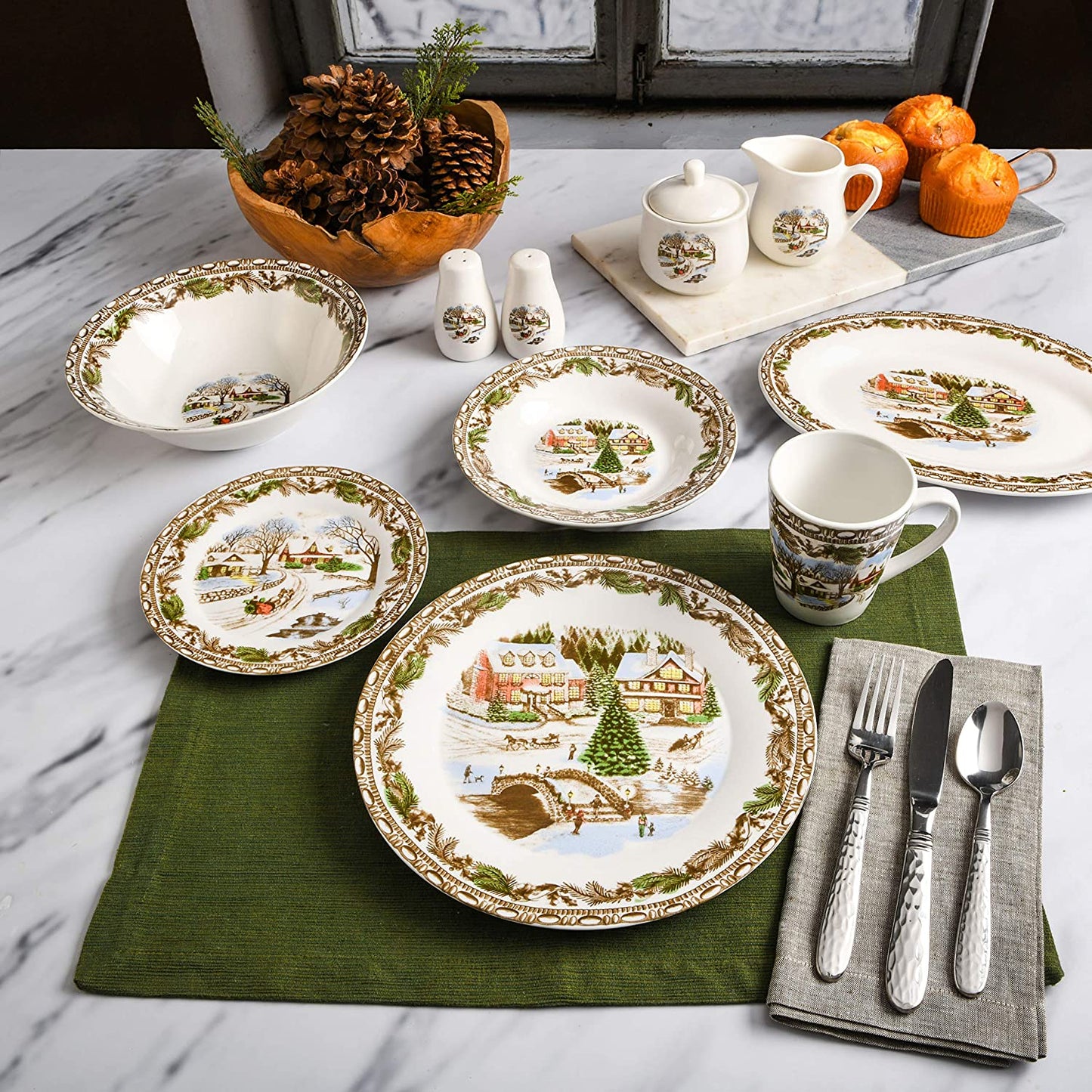 GIBSON HOME CHRISTMAS TOILE 16 PIECE  DINNERWARE SET